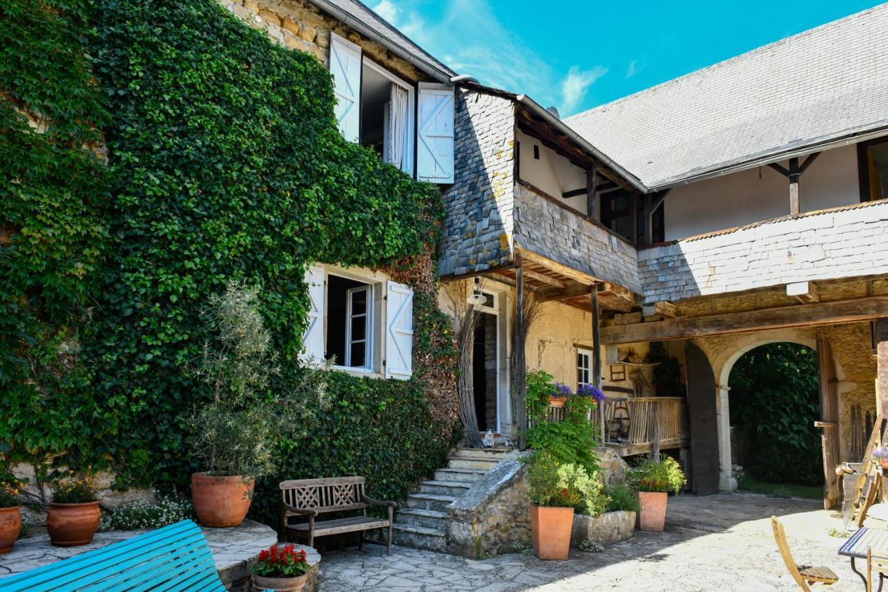 Bed and Breakfast La Ferme Dagué Lasseube Exterior foto