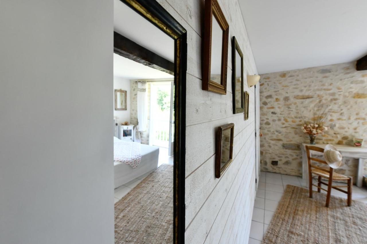 Bed and Breakfast La Ferme Dagué Lasseube Exterior foto